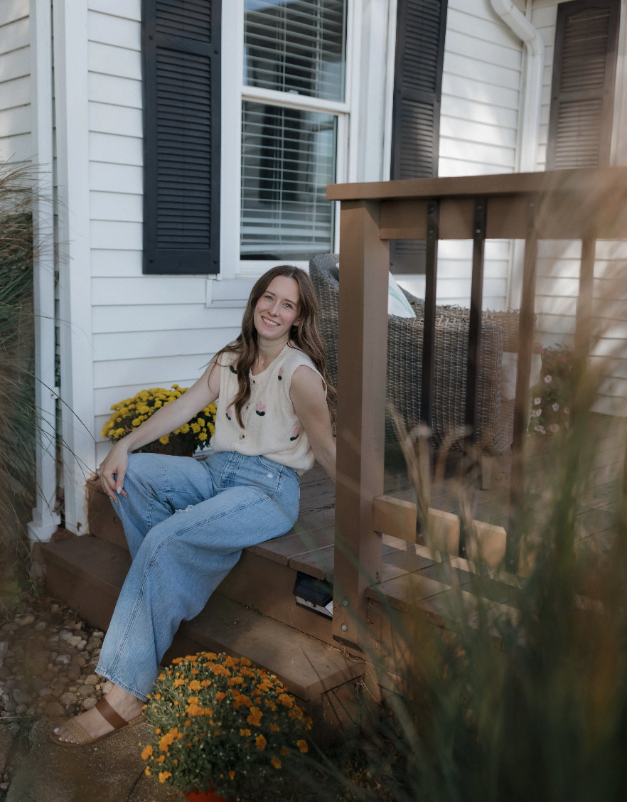 Ariel — content strategist and creator of Binge & Buy Content Formula